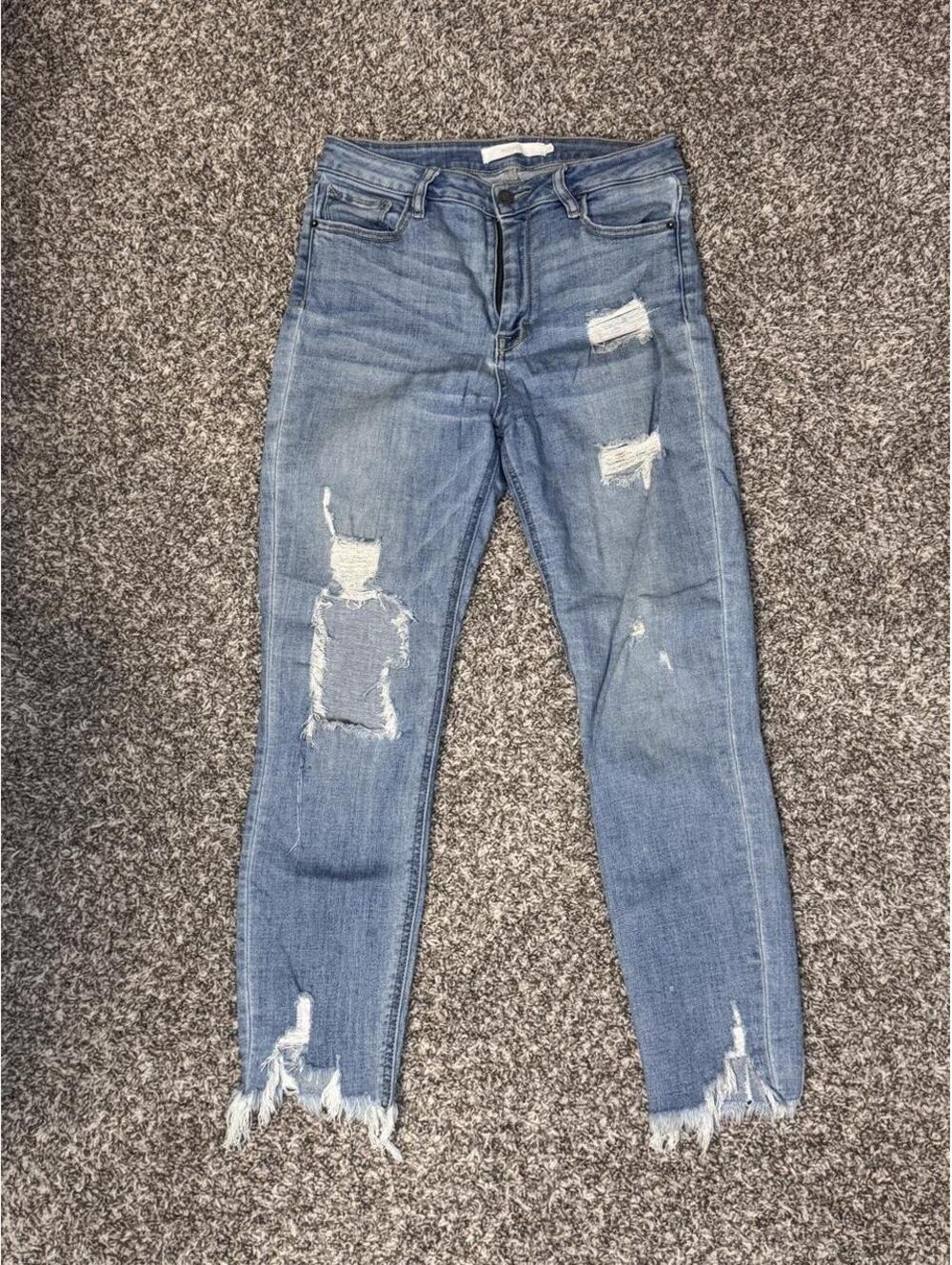 Hidden Distressed Skinny Jeans 👖✨